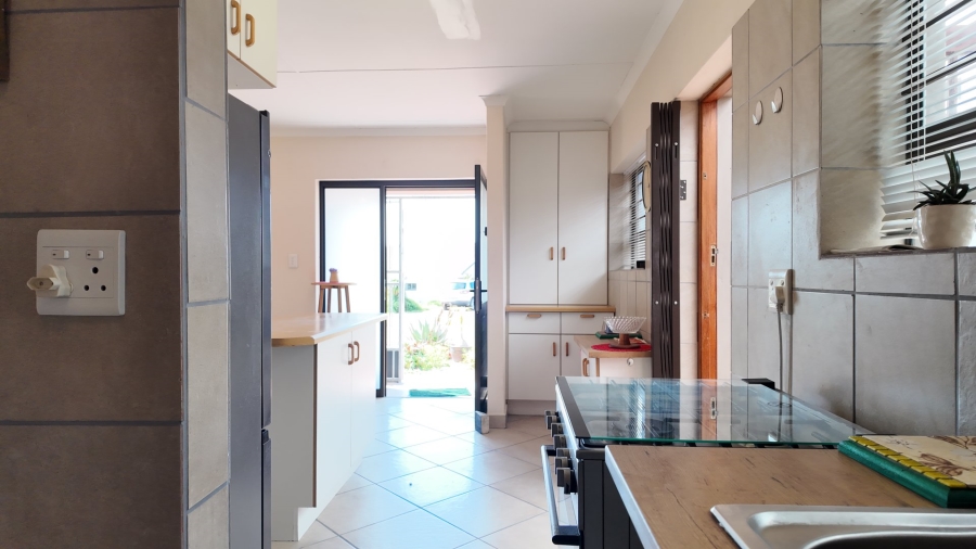 3 Bedroom Property for Sale in Stilbaai Wes Western Cape